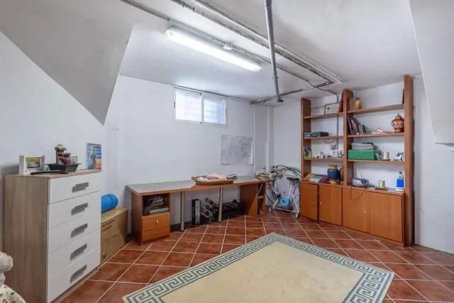 Gran casa con piscina en huetor vega — 32