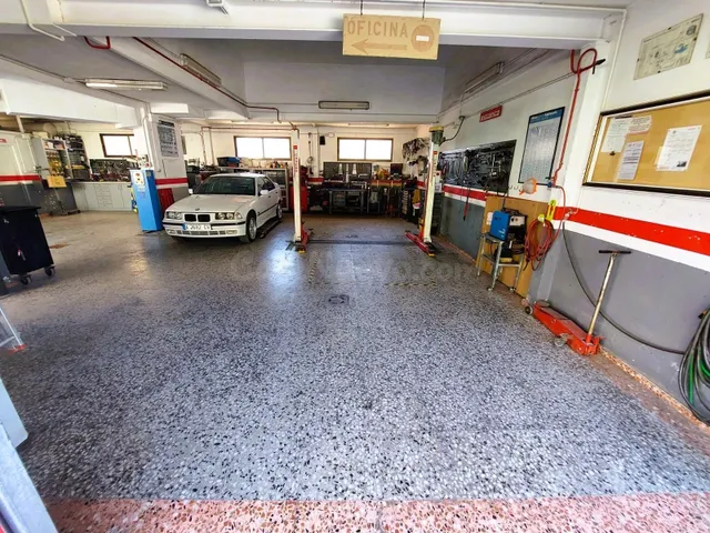 LOCAL COMERCIAL TALLER MECÁNICO — 4