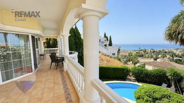 Villa Independiente con Vistas al Mar y Gran Potencial de Re - foto 5