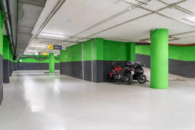 Parking de moto 2m² en alquiler - Eixample — 26