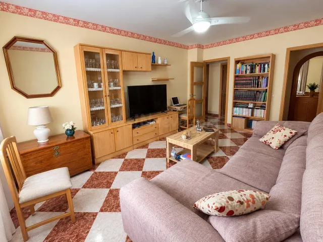 Se vende piso en planta baja, zona las canteras. — 3