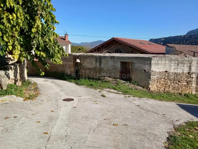 Casa de piedra con encanto y gran potencial turístico en san martín de las ollas — 2