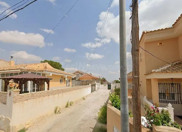 SE VENDE local comercial OKUPA en C Los Alemanes 21 de Fortu - foto 3