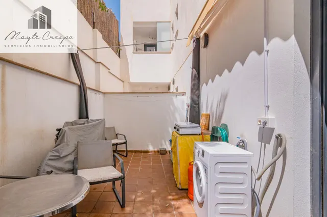 Precioso duplex moderno con patio — 33