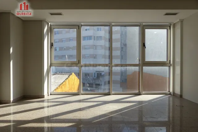 OFICINA EN PLENO CORAZÓN DE OURENSE — 2