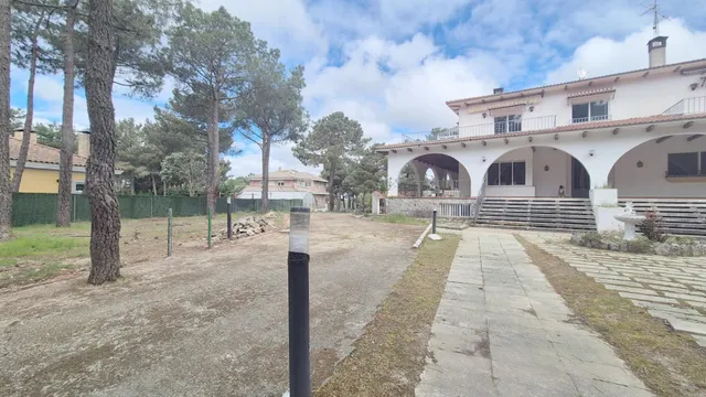 CHALET VENTA EL PINAR DE ALBA. Urbis te ofrece un chalet ind - foto 3