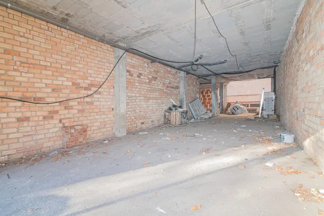 LOCAL EN BRUTO EN OGÍJARES CON POSIBILIDAD DE CAMBIO DE USO A VIVIENDA — 4