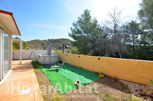 Respira paz entre el mar y la montaña en este exclusivo chalet pareado reformado con piscina privada, solárium y parking — 14
