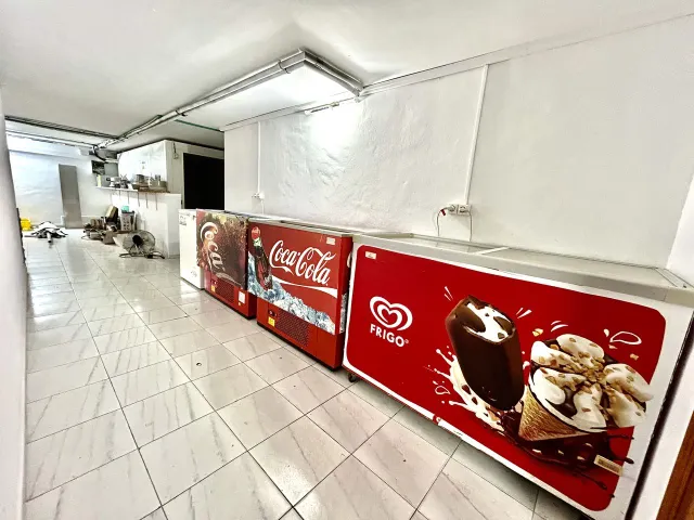 Local comercial 250m² en venta - Cabo Roig — 36