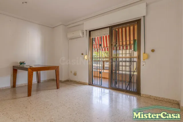 EXCLUSIVA Piso de 2 dormitorios con terraza y ascensor en La - foto 2