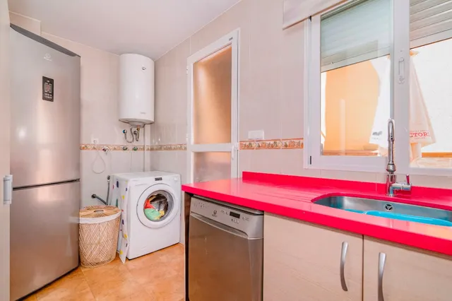 ÁTICO DUPLEX CON NEGOCIO EN PLENO RENDIMIENTO — 16