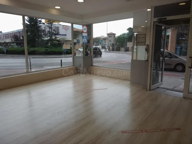 ✨Espacioso local en alquiler en la mejor zona de Torrelavega - foto 3