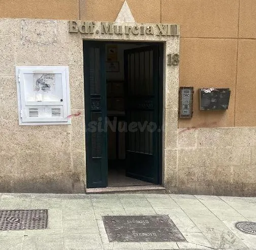 SE VENDE piso OKUPA en C ROSARIO 24 de Almería