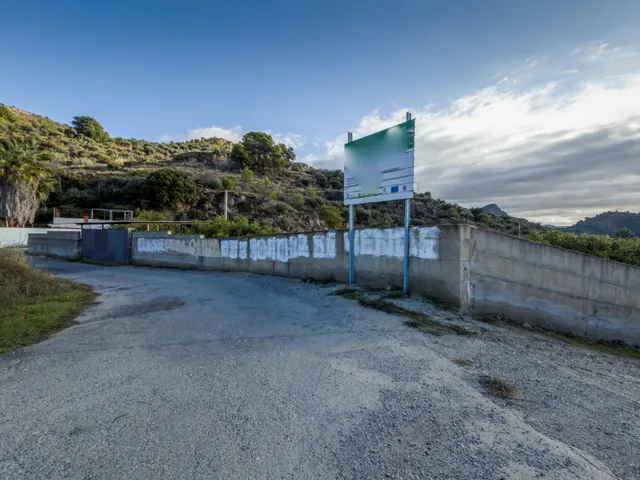 Finca rústica de AGUACATES con CONTRUCCIÓN de 37 m2 en Los Guájares (Faragüit) — 10