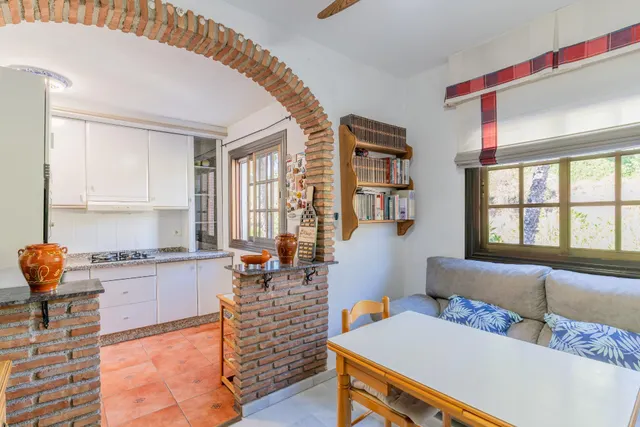 Gran casa familiar de 3 plantas en Ronda de Poniente — 10