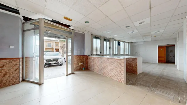 Local con posibilidad de vivienda en avda Verge del Puig - foto 4