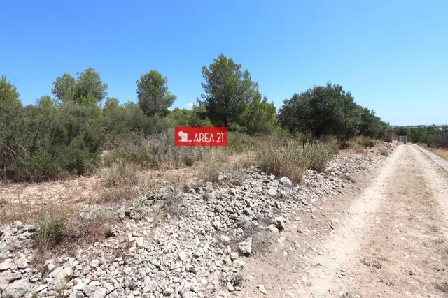 PARCELA AGRARIA CERCANA A LA POBLA DE VALLBONA-CASABLANCA