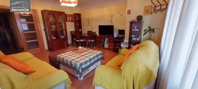 Grupo la Noria Vende Amplio Piso de 3 Dormitorios y 2 Cuarto