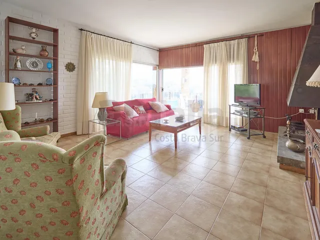 Villa mediterránea con 2.000 m2 de parcela y espacio sin lím - foto 5