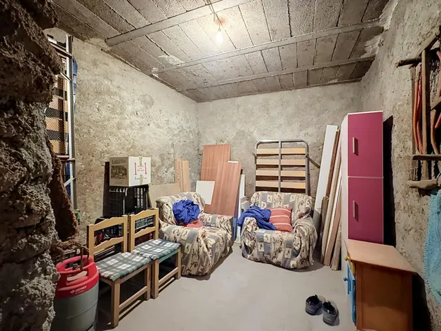 Amplia casa de pueblo de 276m2 en Abrucena lista para vivir — 48