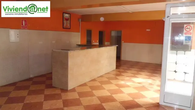 LOCAL COMERCIAL 5 ESCAPARATES ESQUINA — 2