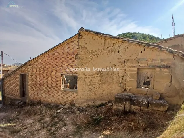 AYERBE LOTE 4 FINCAS (2 EDIFICACIONES Y 2 TERRENOS) - foto 5