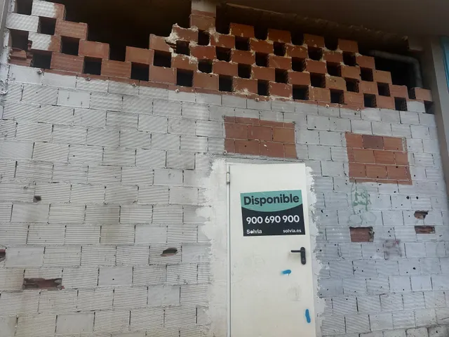 ¡Oportunidad Imperdible en el Corazón de Villena! Local Comercial a la Venta — 5