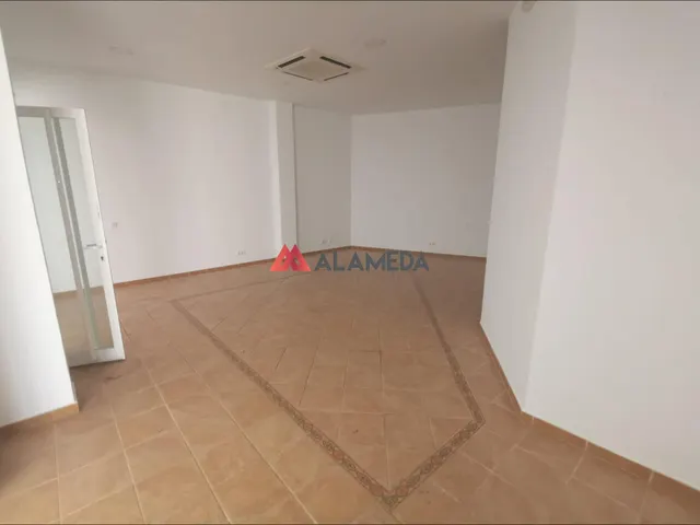 LOCAL COMERCIAL EN CENTRO COMERCIAL NOVO CENTER — 9