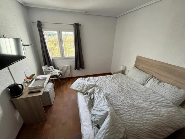 Hotel 9 habitaciones 694m² en venta - AYORA — 28