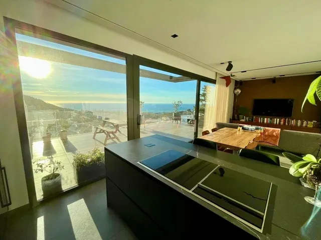 VENDEMOS UNA ELEGANTE Y MODERNA VILLA CON IMPRESIONANTES VISTAS AL MAR!! — 27
