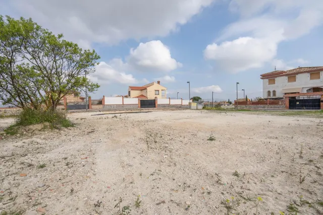Parcela urbana de 985 m2 en Cúllar Vega (El Ventorrillo) — 36