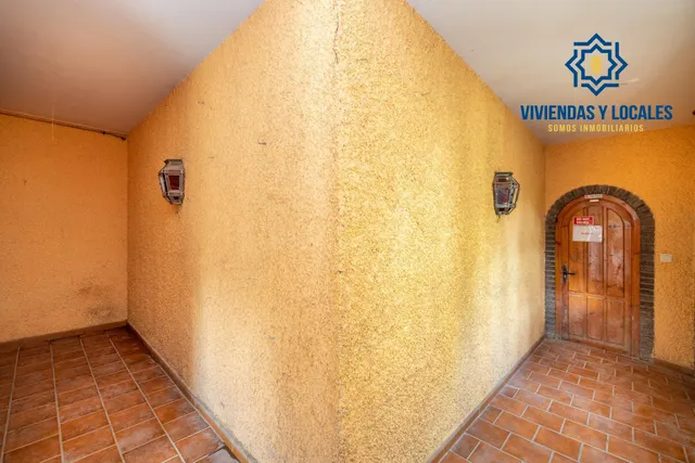 Terreno urbanizable, actualmente hay un restaurante. — 23