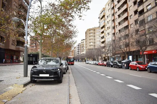 Alquiler piso 3 dormitorios, terraza, garaje y trastero en Av. Pablo Gargallo. — 31