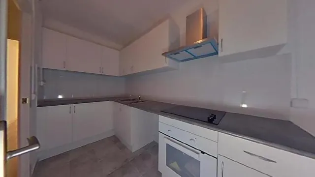 CASA EN VENTA OKUPADA EN C/ JOTA — 15