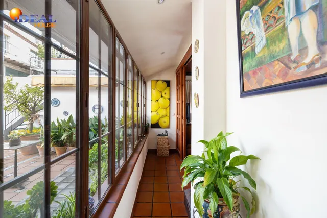 GRAN CASA EN ALBAICÍN BAJO. — 28