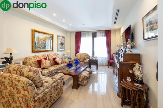 A la venta Chalet de lujo en Granada - foto 2