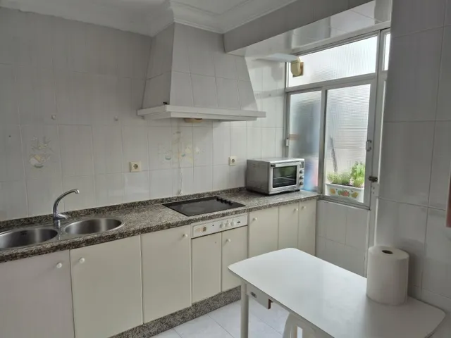 Bajo de 90 m2 con 4 dormitorios, patio y cuartillo en zona tranquila de Ayamonte — 10