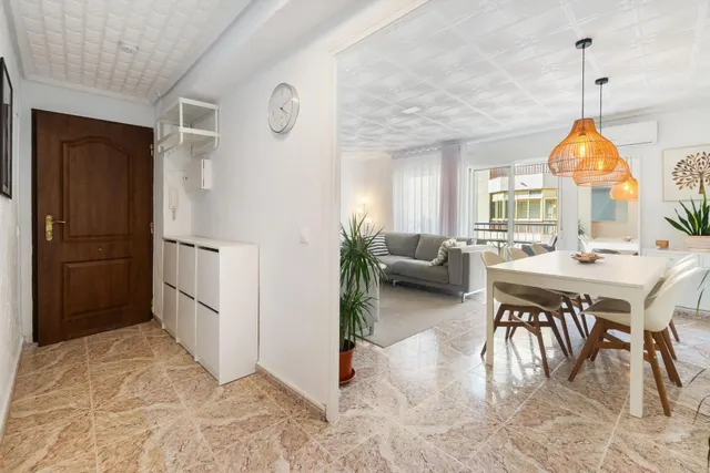 Elegante apartamento reformado de 3 dormitorios a 150 m de la playa del Cura, Torrevieja — 6