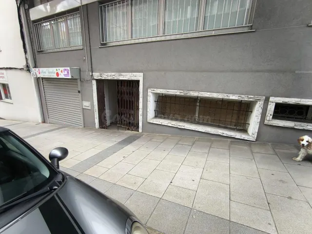 Oportunidad de Inversión en Semisótano Comercial para Hostel - foto 2