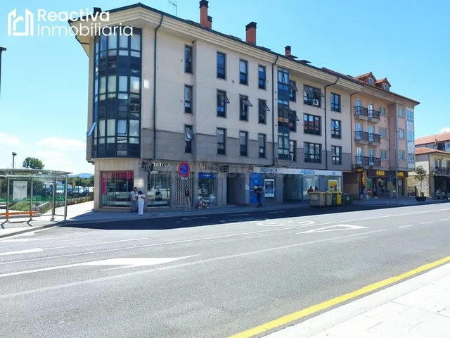 Dúplex céntrico con ascensor, garaje y trastero, en muy buen estado. — 38
