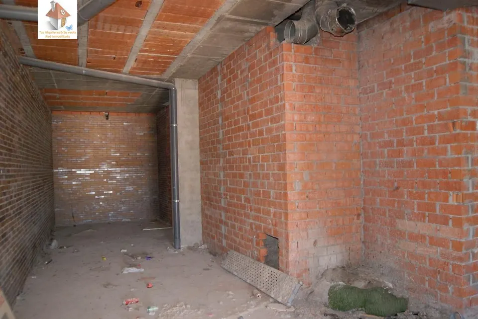 ALQUILER LOCAL COMERCIAL EN ESQUINA EN FASE II