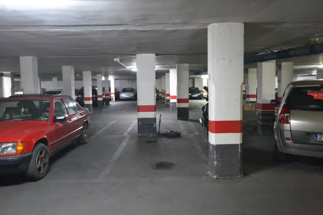 Plaza de garaje para moto junto al Mercado de Algirós. — 4