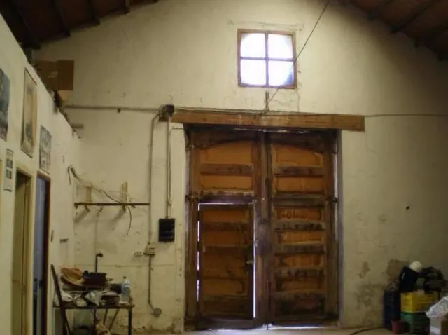Casa de piedra integrada en el pueblo — 2