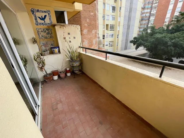 Piso junto a la Plaza de Toros. — 9