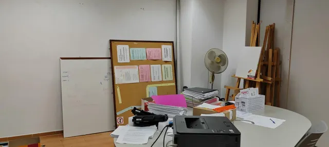SE VENDE LOCAL ENTREPLANTA EN MUY BUENA ZONA CON TODOS LOS SERVICIOS A MANO — 18