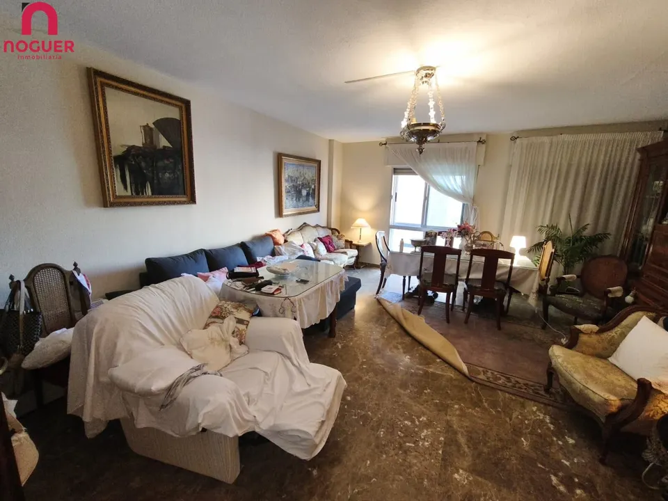 VIVIENDA EN PLENO CENTRO JUNTO A LA PLAZA DE LAS TENDILLAS CON GARAJE