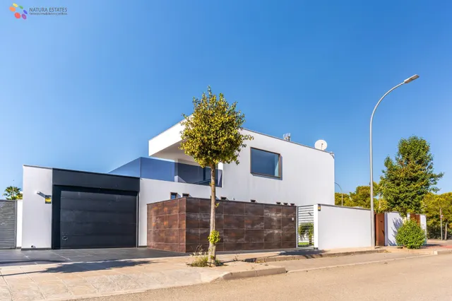 VILLA CON SPA PRIVADO. VISTAS INMEJORABLES. — 26