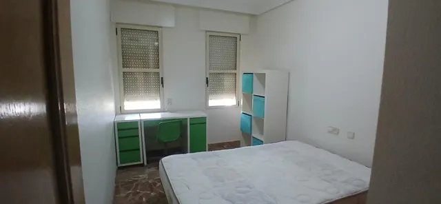 Amplia y luminosa vivienda, para familia o estudiantes — 14