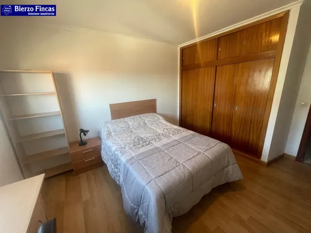 SE VENDE AMPLIO PISO EN NAVATEJERA - foto 5