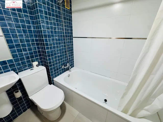 VIVIENDA 2 DORMITORIOS GARAJE Y TRASTERO CERCA DEL CENTRO — 36